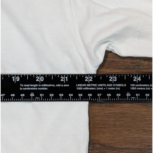 NEW Bad Bunny Official Merch World Tour 2022 Un Verano Sin Ti Men's Large 22x28 - Picture 4 of 7